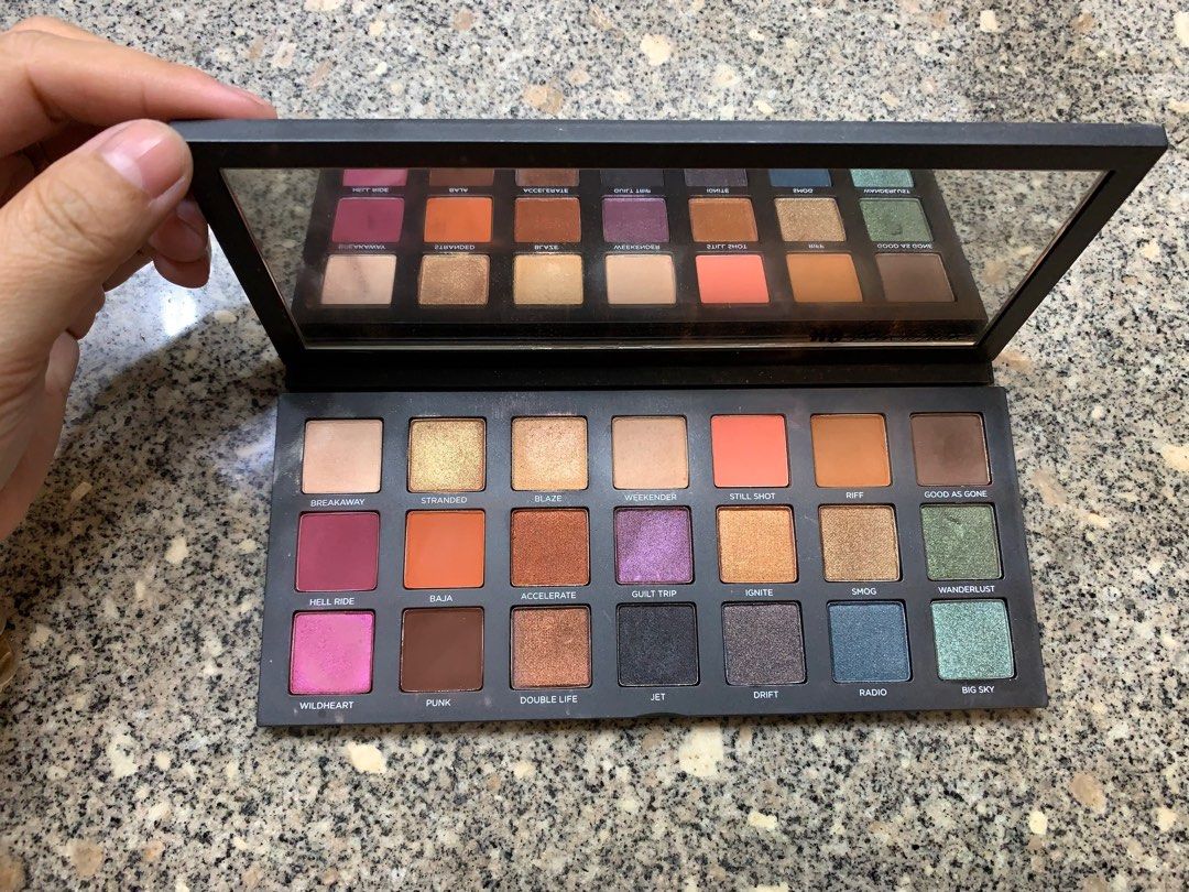 Urban Decay Limited Edition (Category: Makeup) located in Oroquieta. Submitted by jhaddy (Listing ID 1381893046, Image 2). Description: They are limited edition Eyeshadow Pallete. .