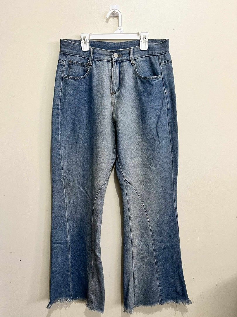 Women's Blue Flare Jeans (Category: Jeans) located in Quezon City. Submitted by jarsonjae (Listing ID 1381667768, Image 1). Description: Php 75 each B1T1 for Php 130 P01 Denim Blue W30-31 H40 R13 L40 P02 Wash Blue W30-31 H38 R11.4 L36.