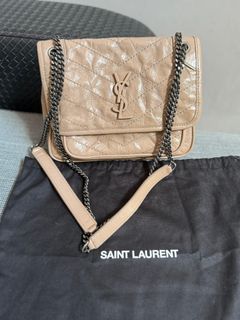 (Kategori: ) berada di . Dikirim oleh anzeraluxbags.id (ID iklan 1381800565, Gambar 1). Deskripsi: .
