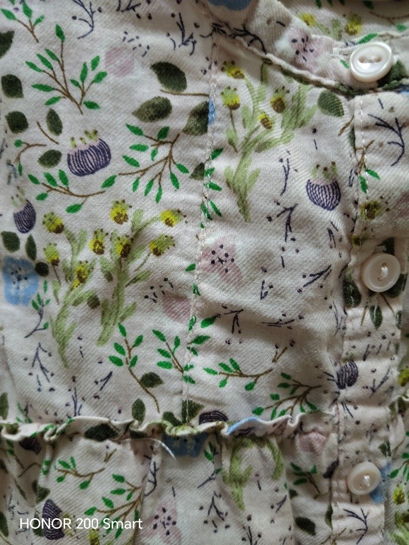 Zara baby girl blouse (Category: Babies & Kids Fashion) located in Kuala Lumpur. Submitted by prettymissystore (Listing ID 1381851923, Image 3). Description: .