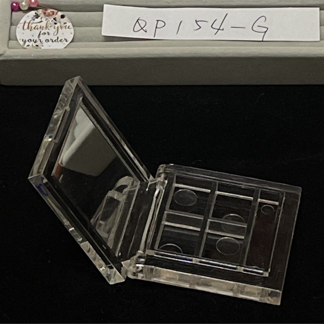 由 apple3054 (刊登 ID 1381911875，圖片 1) 提交，位於 嘉義市 (Chiayi City) 的 Roc精美5格高質感透明壓克力方形口紅攜帶分裝空盒●填裝小物/多色攜帶/收納/唇膏 口紅 小容器 唇彩@qp154-g (類別：居家改善及收納用品)，說明：Roc精美5格高質感透明壓克力方形口紅攜帶分裝空盒●填裝小物/多色攜帶/收納/唇膏 口紅 小容器 唇彩@qp154-g。