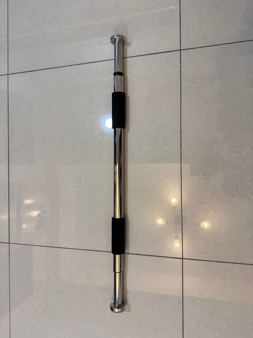 由 zengnie (刊登 ID 1381972525，圖片 1) 提交，位於 桃園市 (Taoyuan) 的 單槓 (類別：其他運動配件)，說明：有一邊止滑墊掉了，可以附上其它止滑墊。