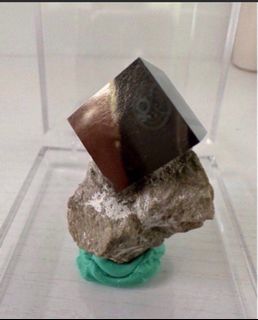 西班牙黃銅礦加岩石（四角完整）64207892644227110