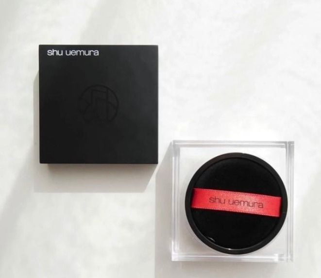 由 gina3917 (刊登 ID 1381945547，圖片 1) 提交，位於 台中市 (Taichung) 的 植村秀 無極限持妝輕蜜粉 15g (類別：眼部彩妝、保養)，說明：商品名稱：植村秀 無極限持妝輕蜜粉 15g 效期：2027/11 原價：$1850/個 金額：$950/個 (以便利帶寄出 / 含運) ※※※衝動直播購入，降價使宜賣，等待有緣人！。