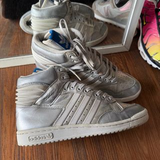 (Kategori: ) berada di . Dikirim oleh sneakerssecondmarket (ID iklan 1381935895, Gambar 1). Deskripsi: .