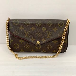 (Category: ) located in . Submitted by vintagebrandedstore (Listing ID 1381897164, Image 1). Description: .