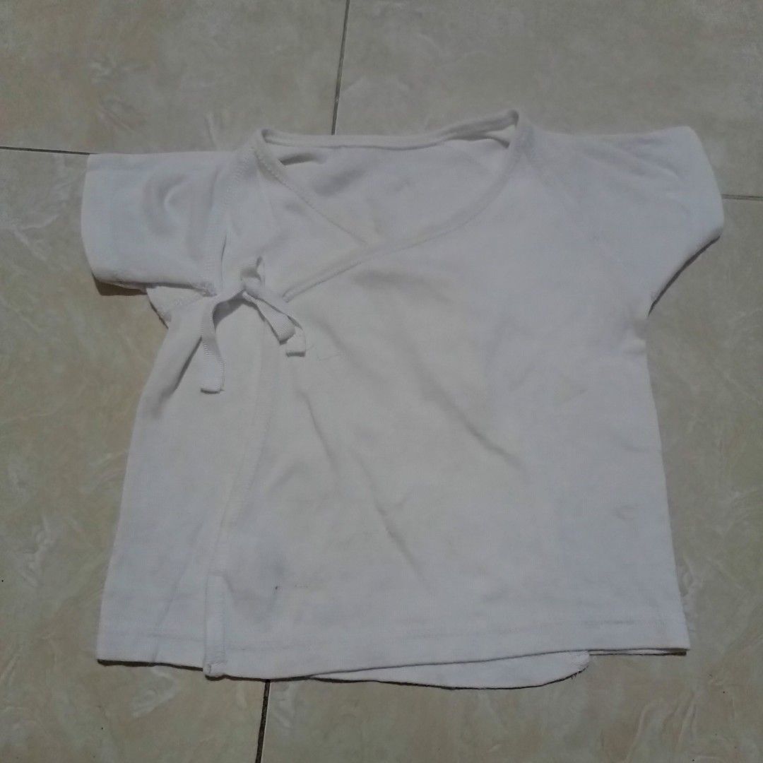 Baju bayi model kimono tali 0-3bulan (Kategori: Baju Bayi) berada di Nganjuk. Dikirim oleh my_olshoprl (ID iklan 1381924472, Gambar 1). Deskripsi: .