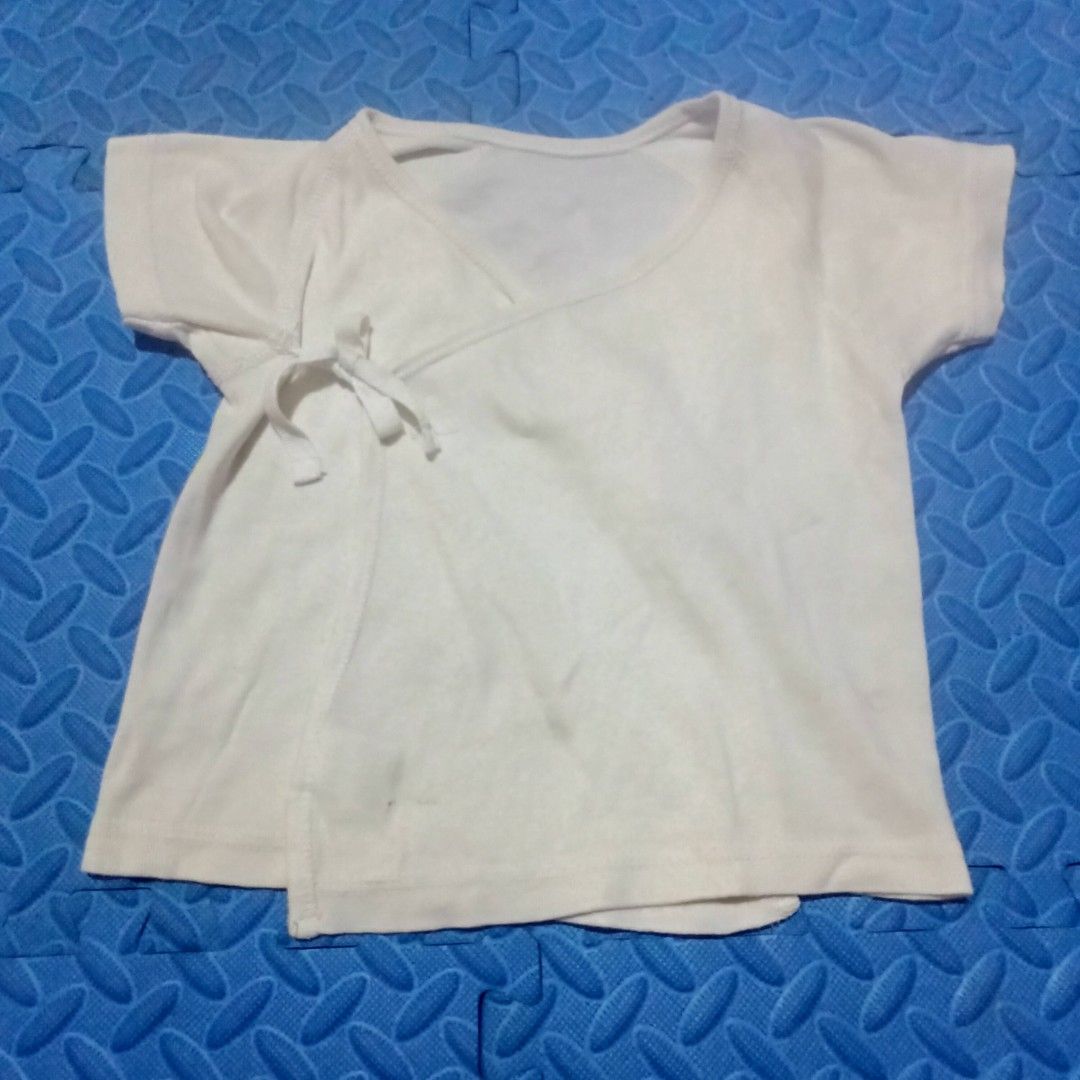 Baju bayi model kimono tali 0-3bulan (Kategori: Baju Bayi) berada di Nganjuk. Dikirim oleh my_olshoprl (ID iklan 1381924472, Gambar 2). Deskripsi: .