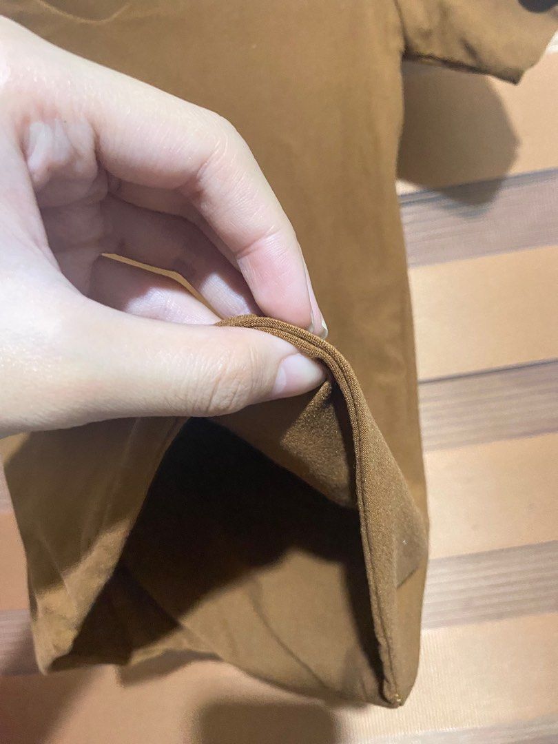 BAQI Choco Brown Seamless Cotton V-neck Full length Double Lining Top (Category: Shirts) located in Taguig. Submitted by aless_declutters (Listing ID 1382036447, Image 3). Description: Bust 32-34” Waist 24-26 Length 18.