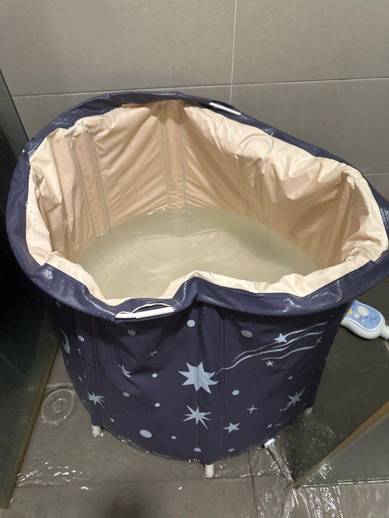 Bath tube (Category: Infant Playtime) located in Petaling Jaya. Submitted by wjbird (Listing ID 1382027851, Image 1). Description: .