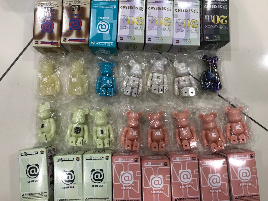 bearbrick series basic (Category: Designer & Blind Box Toys) located in Singapore. Submitted by lexterlau (Listing ID 1381972683, Image 1). Description: all bearbrick is diffrent price let me know which bearbrick you want～.