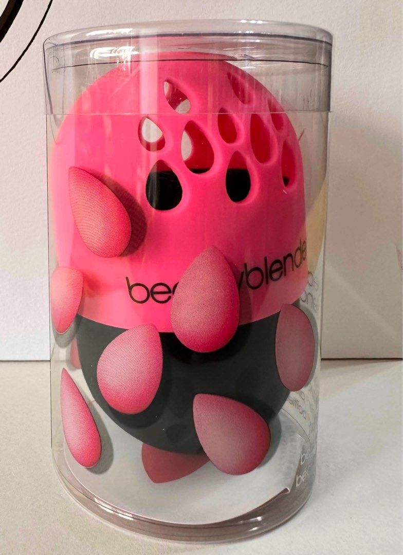 由 blackwhitesell (刊登 ID 1382064014，圖片 1) 提交，位於 台中市 (Taichung) 的 《全新現貨》beautyblender 旅行蛋膠囊 海綿收納 (類別：化妝品)，說明：買美妝蛋送的收納袋，沒有使用道，隨意賣出。單獨販售：收納袋。 沒有美妝蛋也沒有清潔皂。 購於台中喔新光三越 * 可帶著美妝蛋到處走的小工具 獨特膠囊造型，雙色上下蓋創新設計 貼心氣孔可保持通風，透氣又防塵 * 本商品單售收納盒，不含美妝蛋。