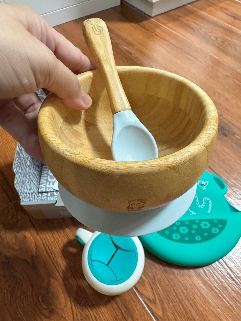 Bib, snack container and toddler bowl (Category: Weaning & Toddler Feeding) located in Quezon City. Submitted by prevlovedbyak (Listing ID 1381946742, Image 3). Description: All for 1k Marcus & Marcus silicone bib Oxo snack container Bamboo feeding bowl .