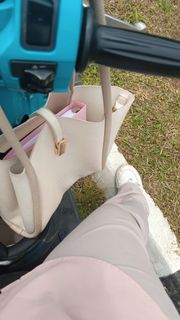 (Kategori: ) berada di . Dikirim oleh preloved_florenciaa9 (ID iklan 1338983607, Gambar 1). Deskripsi: .