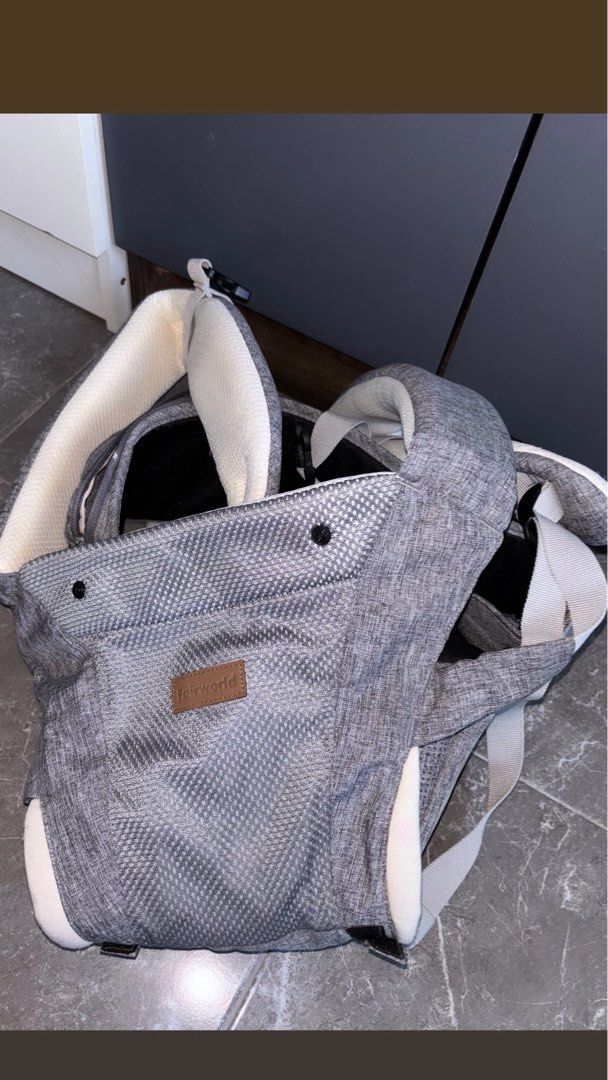 Brand Farrier Baby Carrier (Category: Carriers & Slings) located in Kuala Lumpur. Submitted by piyaosulli88620 (Listing ID 1381940658, Image 2). Description: Pakai <10x Np: RM180 Letgo: RM50 .