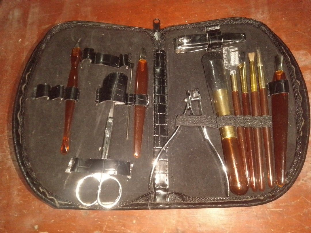 Brush and Nail Cutter Kit (Category: Oral Care) located in Taguig. Submitted by theultimateone123 (Listing ID 1381962238, Image 1). Description: 100% Original Made in Germany Meet Up: SM BF Parañaque, Walter Mart Bicutan and SM City Bicutan Call or Text Me: 09204794060.