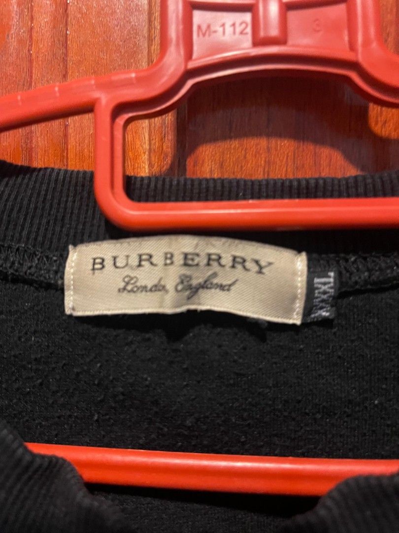 Burbberry (Category: Coats, Jackets and Outerwear) located in Kuala Lumpur. Submitted by cparking4766004 (Listing ID 1381957430, Image 3). Description: Looking for new buyer.