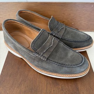 (Category: ) located in . Submitted by min_wardrobe (Listing ID 1381996135, Image 1). Description: .