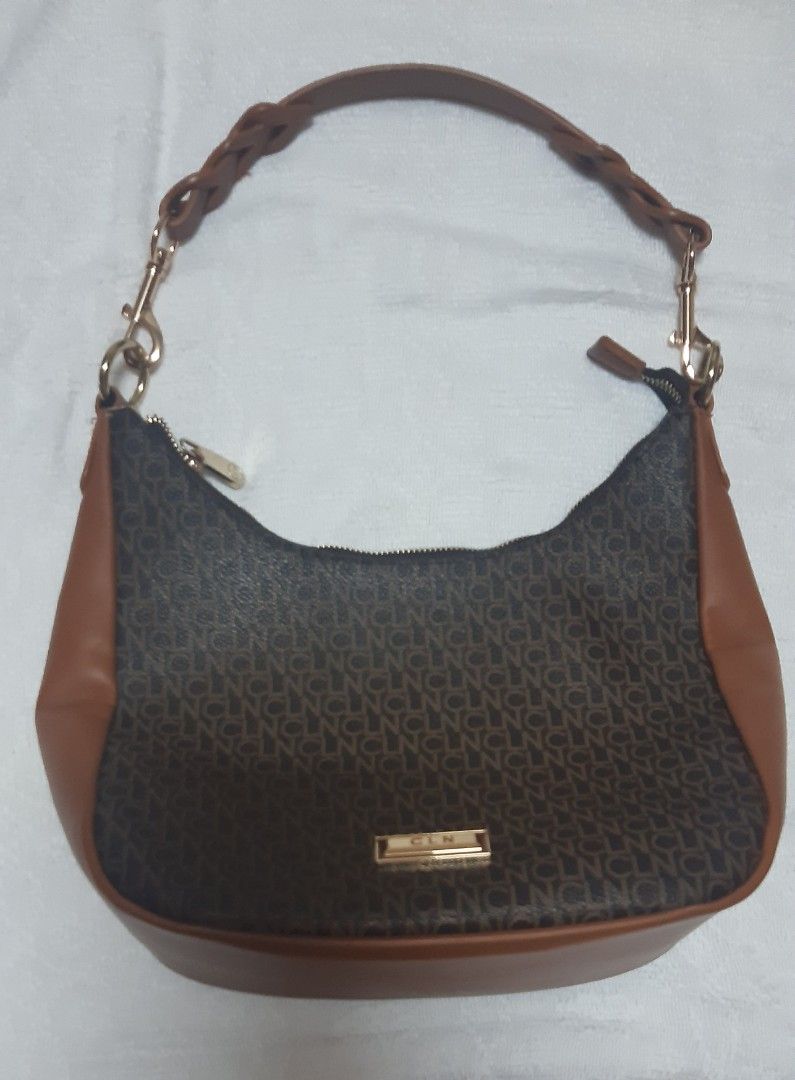CLN bag (Category: Luxury Bags & Wallets) located in Bulacan. Submitted by cheryl_1216 (Listing ID 1381990740, Image 1). Description: CLN shoulder bag.