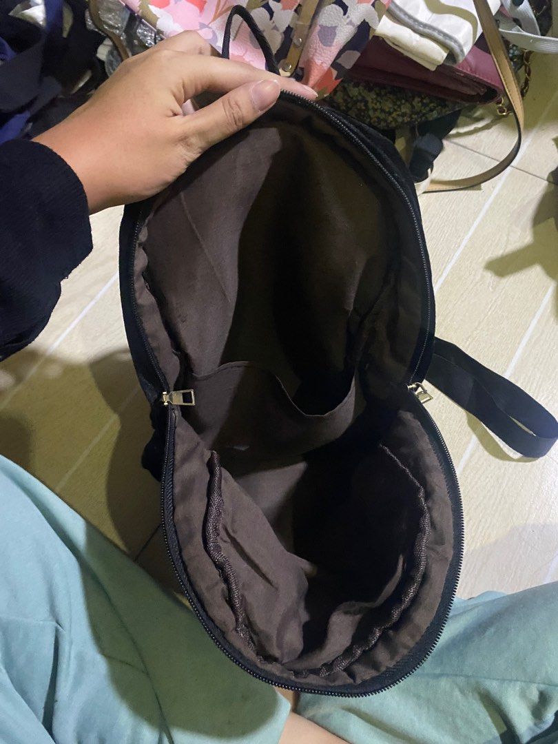 cute black velvet backpack (Category: Backpacks) located in Caloocan City. Submitted by lienzonius (Listing ID 1382025181, Image 3). Description: i barely used this one too, display lang din sa room.