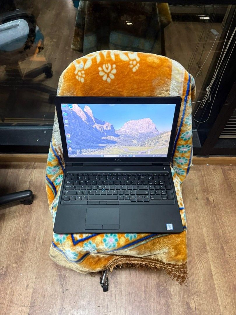 Dell precision 3520 15" Display intell Xeon Super fast laptop63221268599425112
