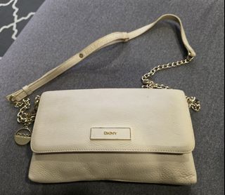 (Category: ) located in . Submitted by urbanchic (Listing ID 1381903960, Image 1). Description: .