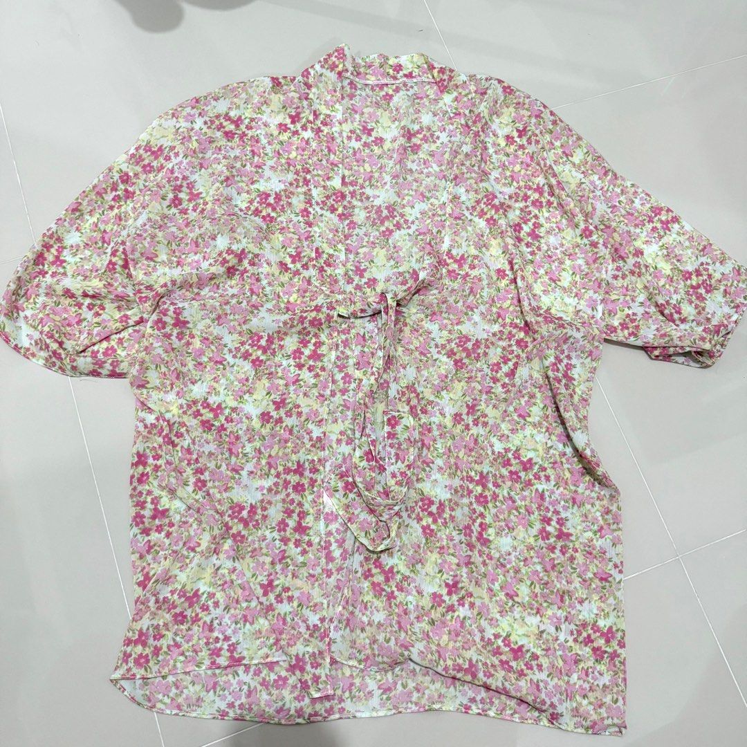 Floral Pink Kimono Summer (Category: Coats, Jackets and Outerwear) located in Makati City. Submitted by nochuuu (Listing ID 1382003001, Image 2). Description: .