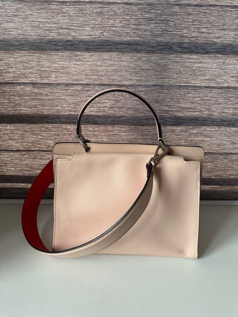 Gianni Chiarini Genuine Leather Bag (Category: Luxury Bags & Wallets) located in Davao. Submitted by rctongco7762375 (Listing ID 1382090884, Image 2). Description: Very good used condition Made in Italy Very good leather.