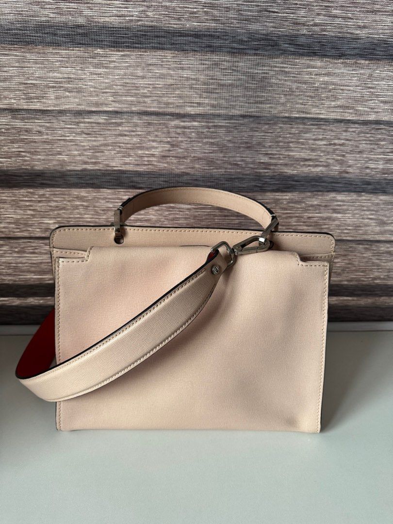 Gianni Chiarini Genuine Leather Bag (Category: Luxury Bags & Wallets) located in Davao. Submitted by rctongco7762375 (Listing ID 1382090884, Image 1). Description: Very good used condition Made in Italy Very good leather.