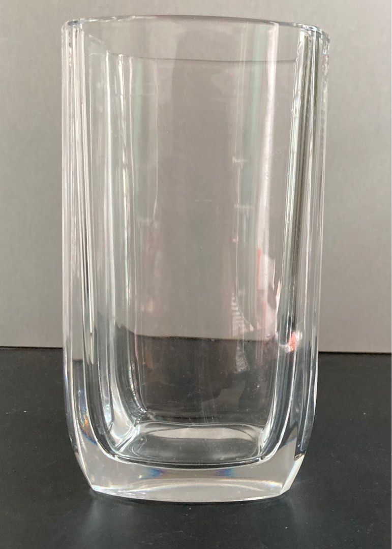 Glass vase