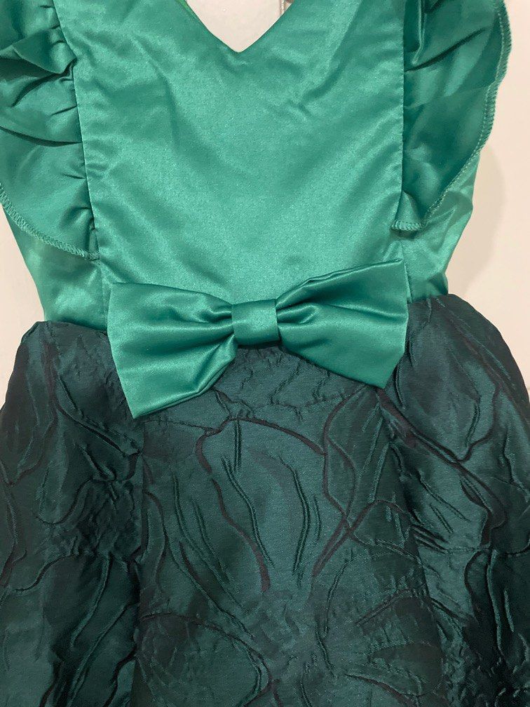 Gown (Category: Babies & Kids Fashion) located in Kuala Lumpur. Submitted by prelovedtoyou (Listing ID 1381907946, Image 2). Description: Sleeveless Gown for kids Size 130 Color emerald green Sesuai pakai untuk jadi flower girl .