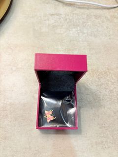 (Category: ) located in . Submitted by thetriftedvintage (Listing ID 1382031128, Image 1). Description: .