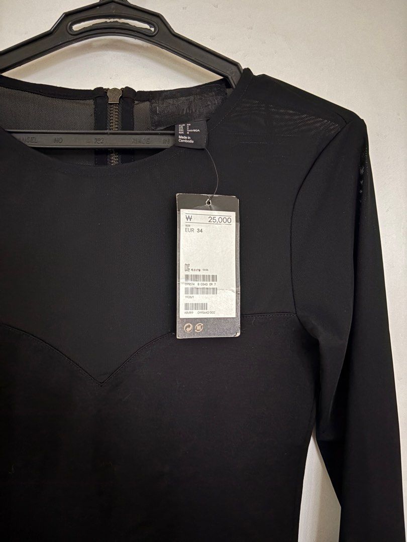 H&M BRAND NEW (Category: Longsleeves) located in Mandaluyong City. Submitted by itisntso (Listing ID 1381919530, Image 2). Description: BRAND NEW H&M longsleeves black top with sheer Size EUR 34.