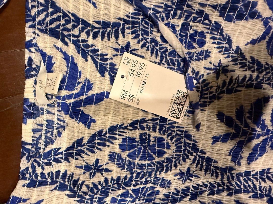 H&m summer top (Category: Others Tops) located in Las Pinas. Submitted by privari (Listing ID 1382025012, Image 2). Description: .