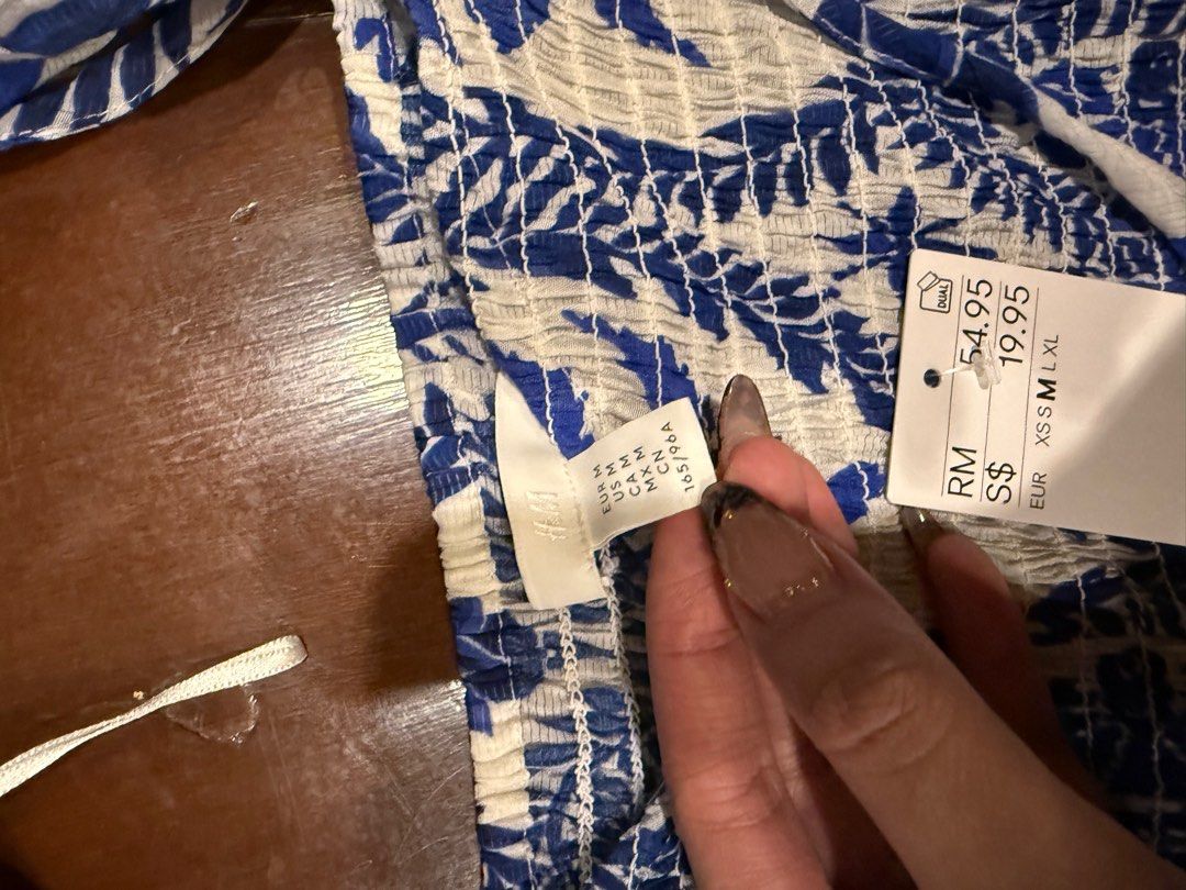 H&m summer top (Category: Others Tops) located in Las Pinas. Submitted by privari (Listing ID 1382025012, Image 3). Description: .
