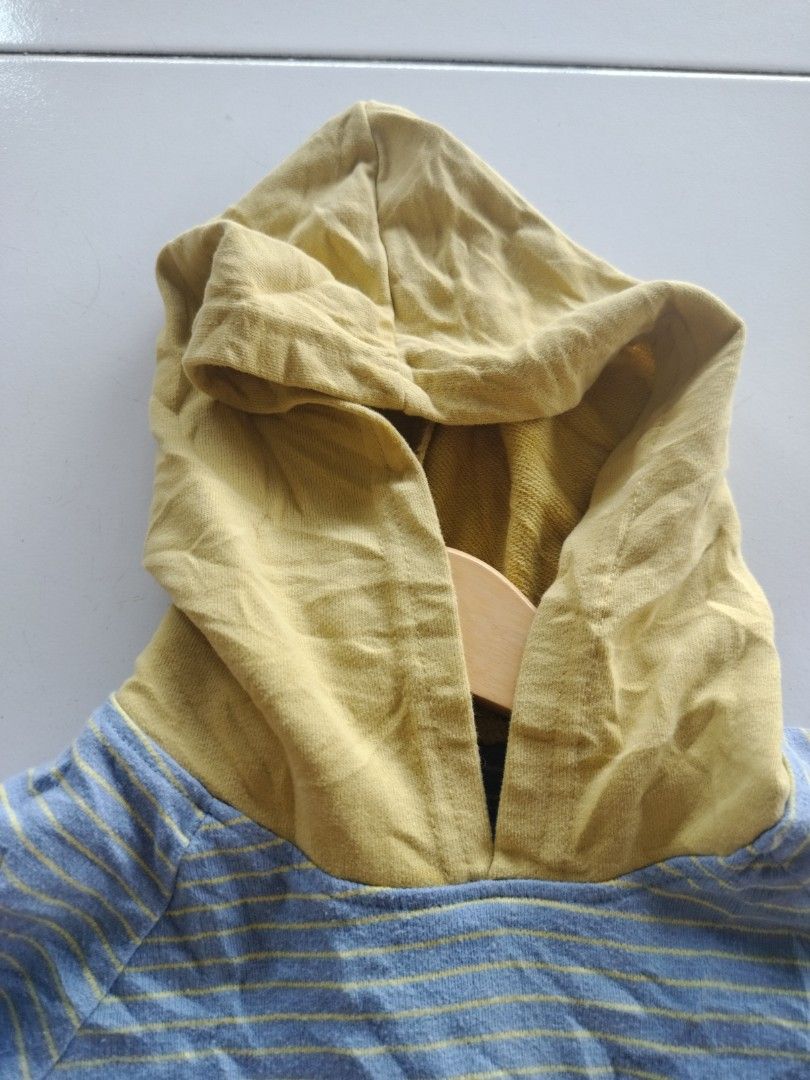 Hoodie anak 2-3 (Kategori: 1 hingga 3 tahun) berada di Tanjungpinang. Dikirim oleh ferragunena (ID iklan 1381918319, Gambar 3). Deskripsi: ada sedikit berbulu tapi tidak parah.