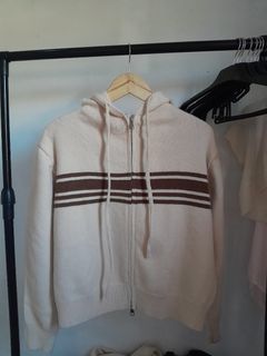(Kategori: ) berada di . Dikirim oleh elevenwear.id (ID iklan 1381985884, Gambar 1). Deskripsi: .