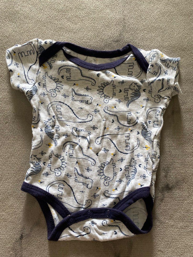 Jumpers baby (Category: Babies & Kids Fashion) located in Rawang. Submitted by prelov.co (Listing ID 1381923790, Image 1). Description: ni pun tag hilamg saya rasa 3m mcm tu.