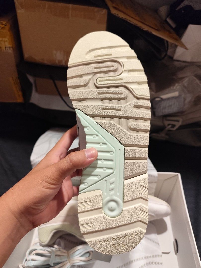 Kith x New Balance 997.5 Easter "Ice Blue Peach" (Category: Sneakers) located in Caloocan City. Submitted by Ubermenschph (Listing ID 1382045133, Image 3). Description: Kith x New Balance 997.5 Easter "Ice Blue Peach" Size: 11 US Men Condition: Brandnew 💯 Original ✅ On Hand.