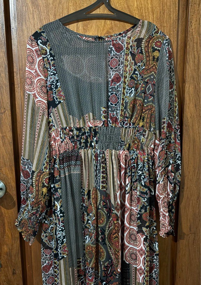 Long Sleeve Dress (Category: Dresses) located in Quezon City. Submitted by lencollado (Listing ID 1381918974, Image 1). Description: Fits M to L.