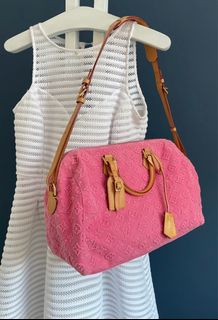 (Kategori: ) berada di . Dikirim oleh look_mybags (ID iklan 1381952710, Gambar 1). Deskripsi: .