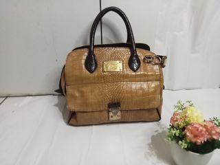 (Kategori: ) berada di . Dikirim oleh tfa_fashion_shop (ID iklan 1381995952, Gambar 1). Deskripsi: .