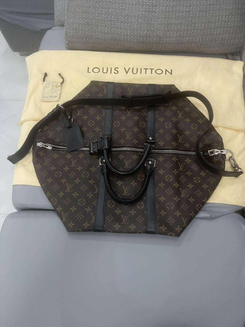 LV keepall bandolliere 55 (Category: Luxury Bags & Wallets) located in Iligan City. Submitted by vintage_carrie_ph (Listing ID 1382096186, Image 3). Description: Guaranteed Authentic Like new condition body handle has minimal sign of usage negotiable for serious buyer.