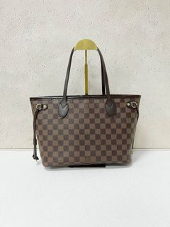 (Category: ) located in . Submitted by collynluxurybag (Listing ID 1382055597, Image 1). Description: .