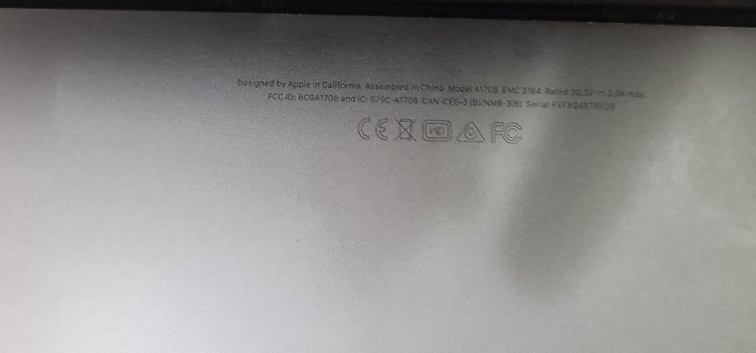 MacBook Pro 8gb ram 256gb Mac ssd, 2017 model Like new63221270869891114