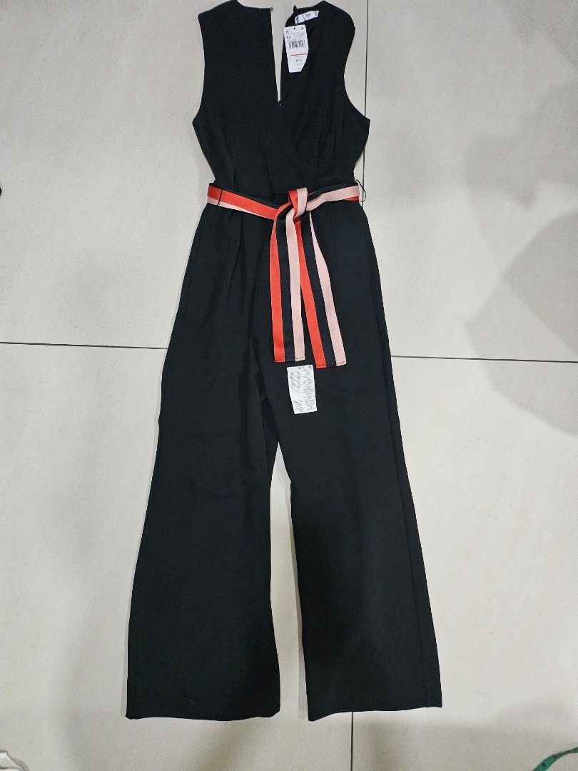 Mango mng black solid basic jumpsuit (Category: Jumpsuits) located in Kuala Lumpur. Submitted by coll3ctions (Listing ID 1382081804, Image 3). Description: .