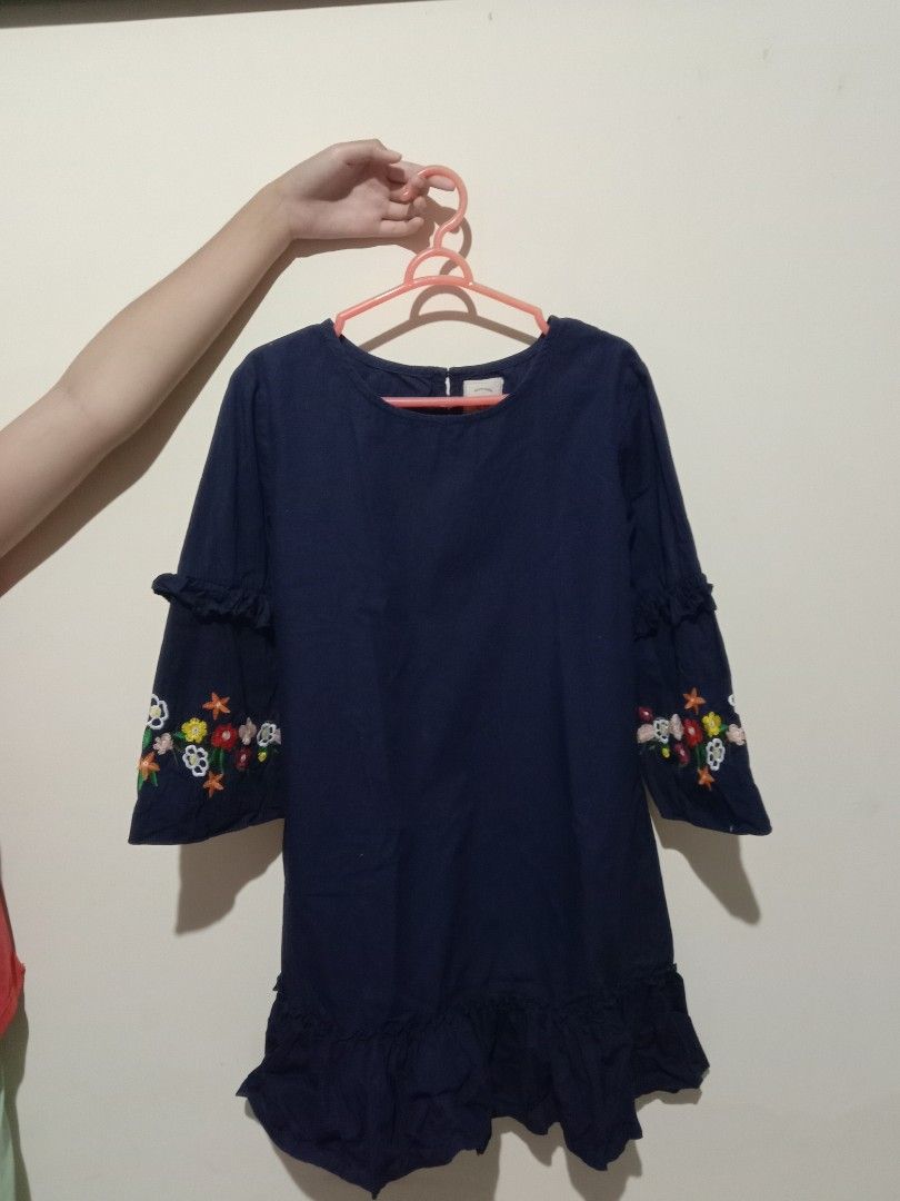 Mididress NEVADA (Kategori: 8 hingga 12 tahun) berada di Surabaya. Dikirim oleh leovoca (ID iklan 1382081805, Gambar 1). Deskripsi: size 15-16 original Matahari plaza Surabaya oyen.