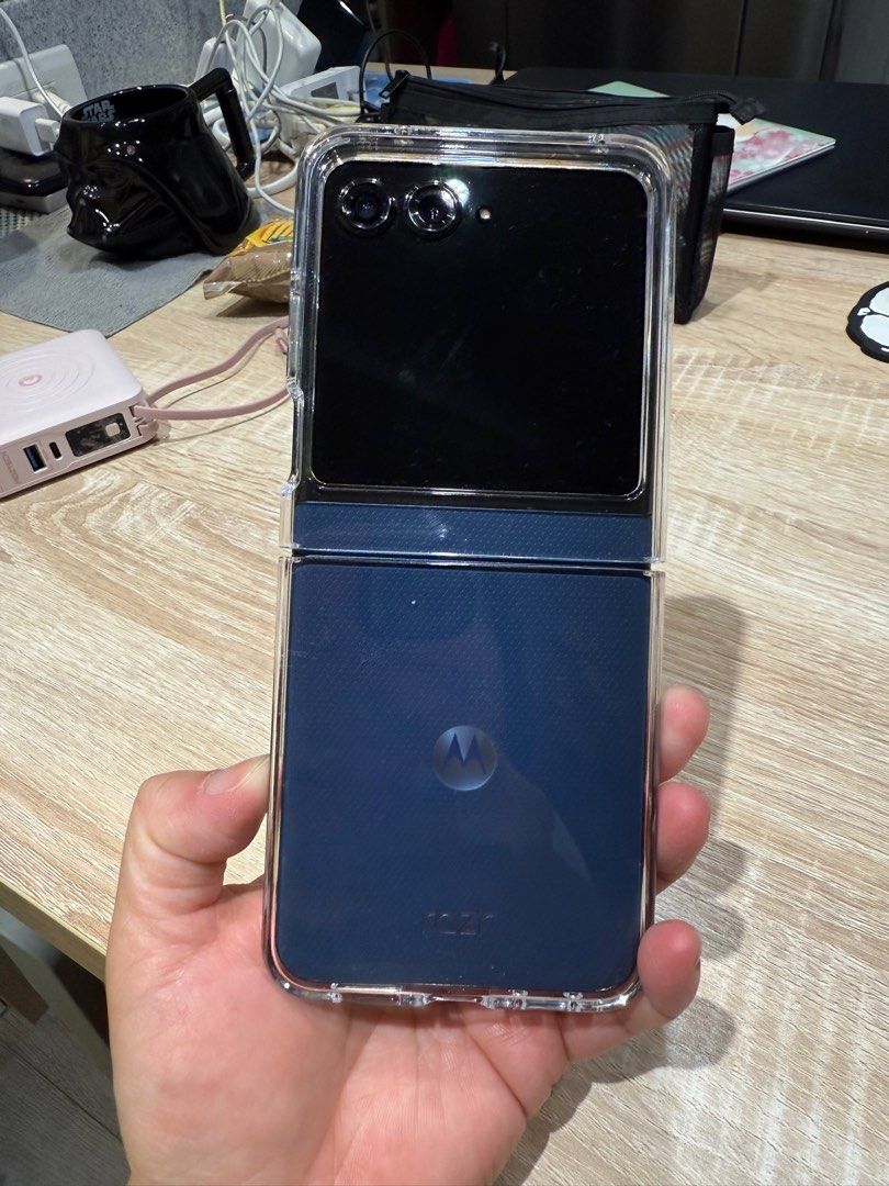 由 uannw (刊登 ID 1382069526，圖片 2) 提交，位於 新竹縣 (Hsinchu County) 的 Motorola razr60 近全新 (類別：Motorola)，說明：近全新 使用不到半個月 有裝殼 有貼膜 沒有任何刮痕。