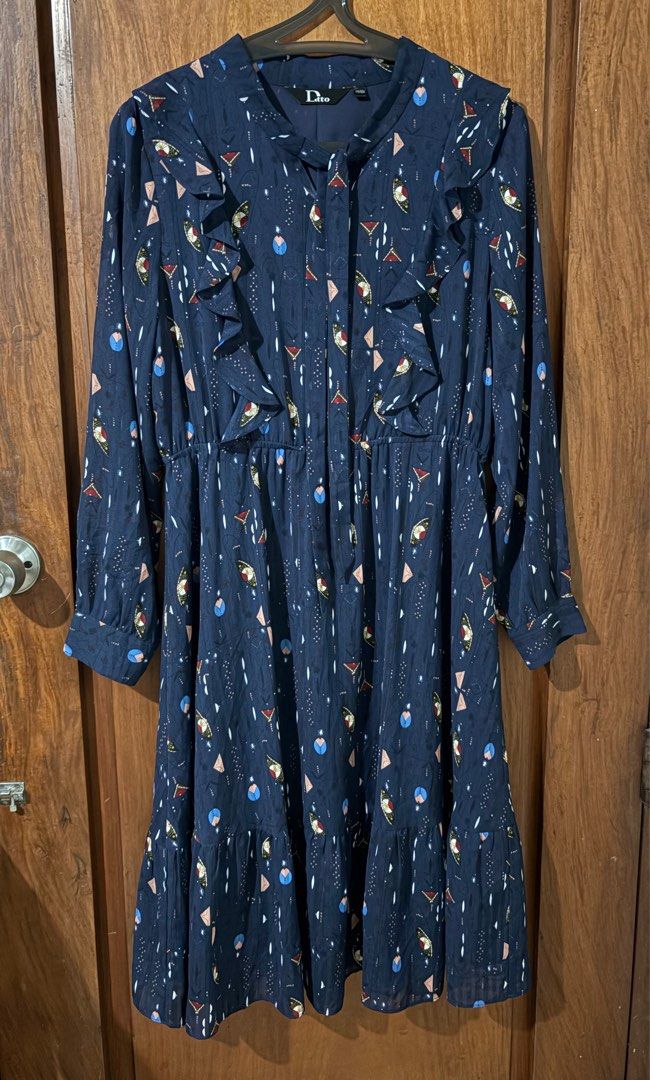 Navy Blue Printed Long Sleeve Dress (Category: Dresses) located in Quezon City. Submitted by lencollado (Listing ID 1381921289, Image 2). Description: Fits M-L.