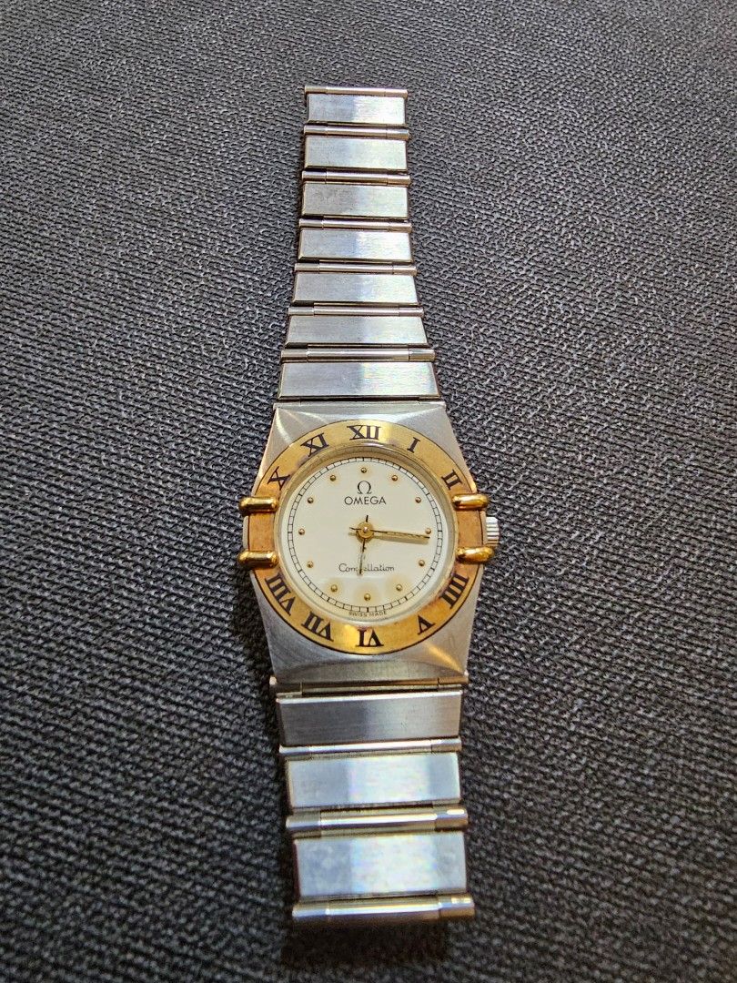 Omega Constellation Quartz (1995) – Full Set (Category: Luxury Watches) located in Makati City. Submitted by mickeygotengco (Listing ID 1382072260, Image 2). Description: Omega Constellation Quartz (Ref. 136.21000) – Full Set | 1995 Timeless and iconic — this vintage Omega Constellation Quartz, reference 13701000, was purchased in 1995 from Greenhills Watch Center and remains in well-preserved condition. Features a solid 18k gold bezel and claws,
